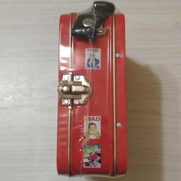 Vintage 1999 Mad Magazine Mini Metal Lunch Box Alfred E. Neuman New/Sealed - Picture 4 of 4